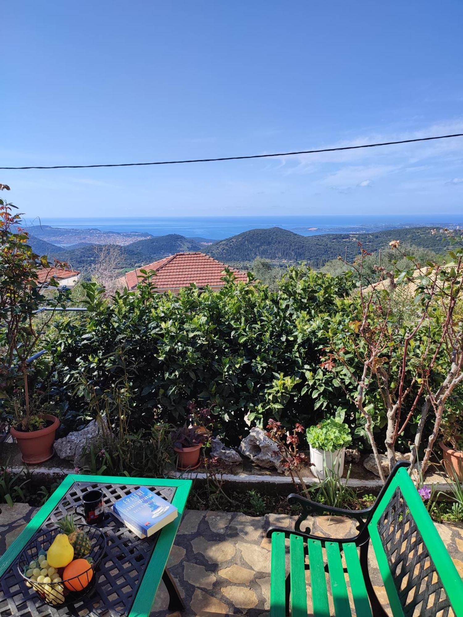 Dimitra's Cozy Dilináta